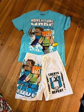 Minecraft Kids Two-Piece Set (PJs?) - Large NWOT